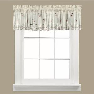 ▪︎New! Set of 2 Saturday Knight Ltd Valances